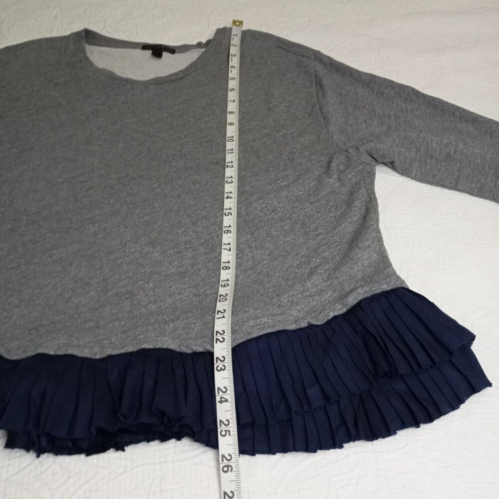 J.Crew Sweatershirt Gray Navy Ruffle Hem Long Sleeve Top XL Womens - Picture 9 of 9